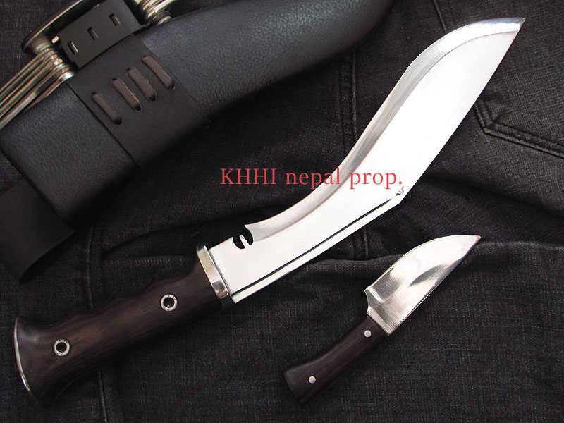 Woodlander khukuri with backup knife