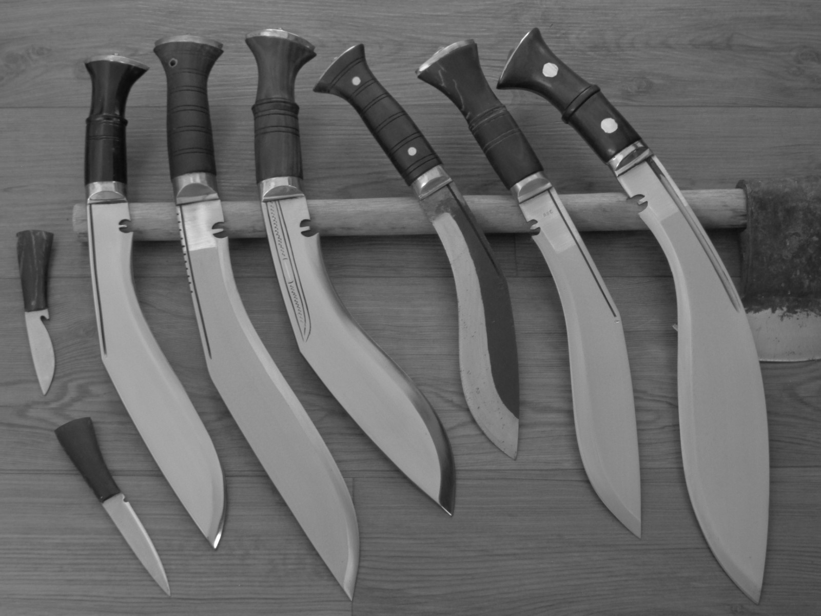 different types of Kukri handle