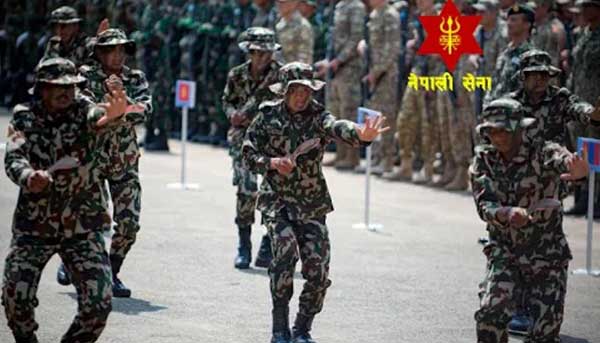 Nepalese-army-with-kukris
