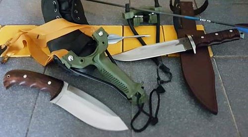 camp-knife