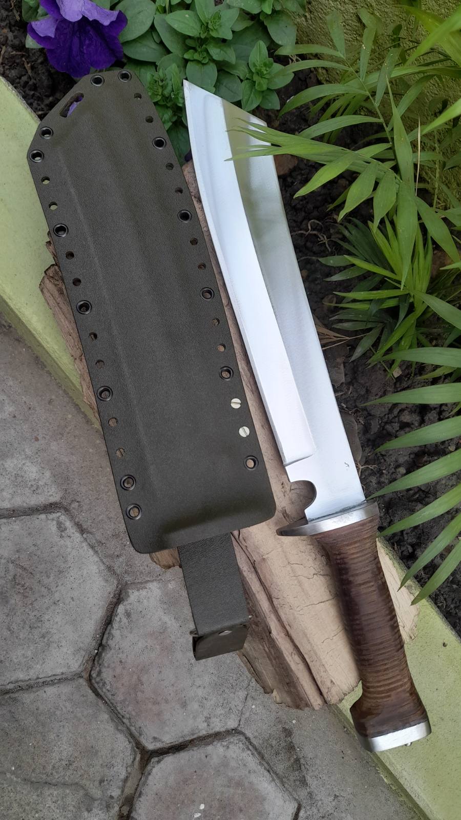 Parang Machete with stacked leather handle